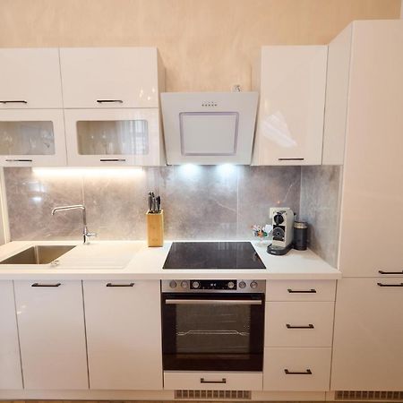 Sophies Place Augarten - Imperial Lifestyle City Apartments Vienna Parking Esterno foto
