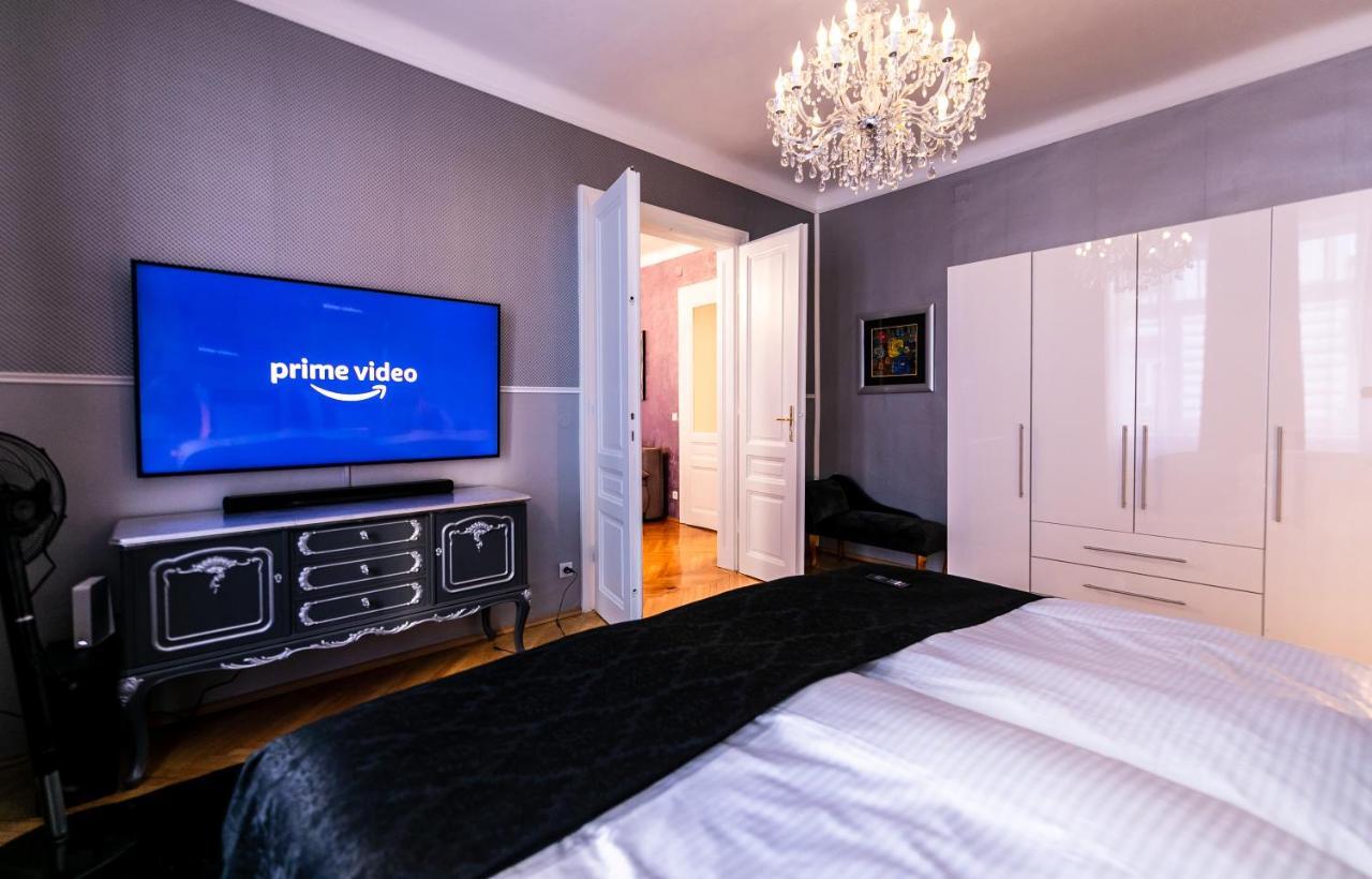 Sophies Place Augarten - Imperial Lifestyle City Apartments Vienna Parking Esterno foto