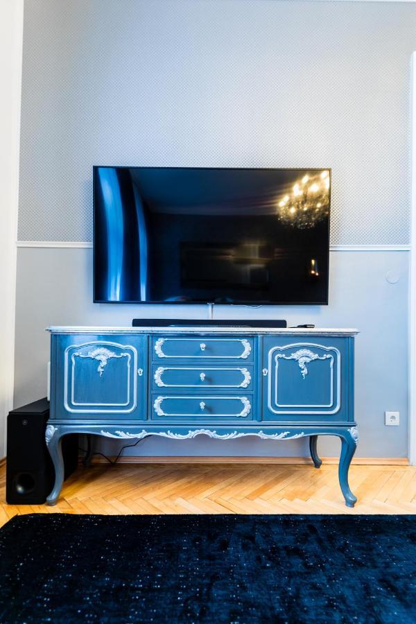 Sophies Place Augarten - Imperial Lifestyle City Apartments Vienna Parking Esterno foto