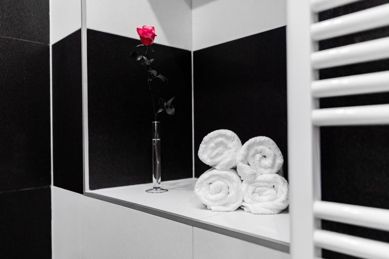 Sophies Place Augarten - Imperial Lifestyle City Apartments Vienna Parking Esterno foto