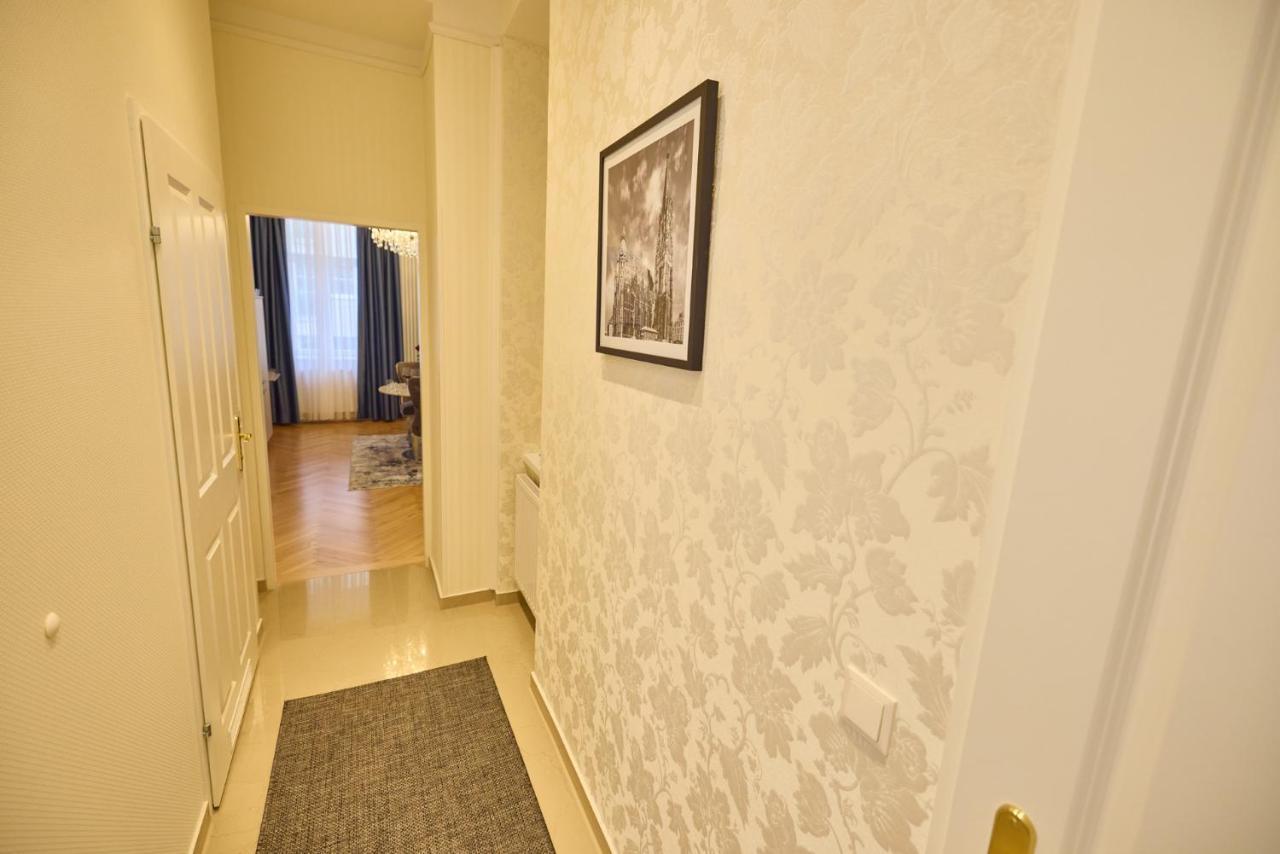 Sophies Place Augarten - Imperial Lifestyle City Apartments Vienna Parking Esterno foto
