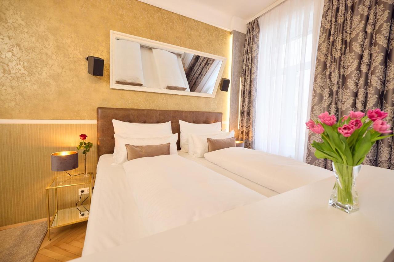 Sophies Place Augarten - Imperial Lifestyle City Apartments Vienna Parking Esterno foto