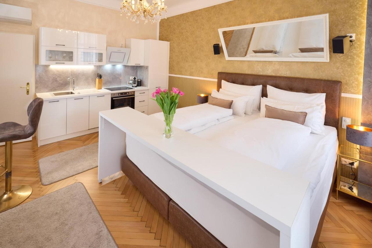 Sophies Place Augarten - Imperial Lifestyle City Apartments Vienna Parking Esterno foto