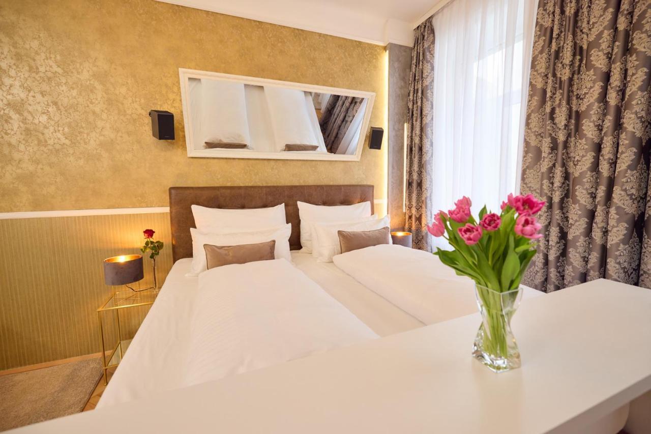 Sophies Place Augarten - Imperial Lifestyle City Apartments Vienna Parking Esterno foto