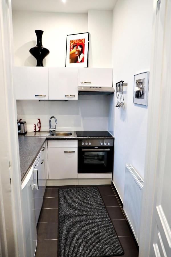Sophies Place Augarten - Imperial Lifestyle City Apartments Vienna Parking Esterno foto