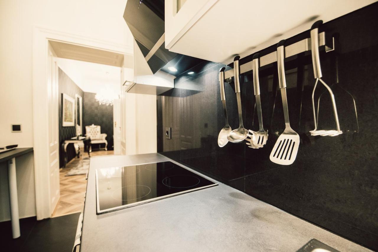 Sophies Place Augarten - Imperial Lifestyle City Apartments Vienna Parking Esterno foto