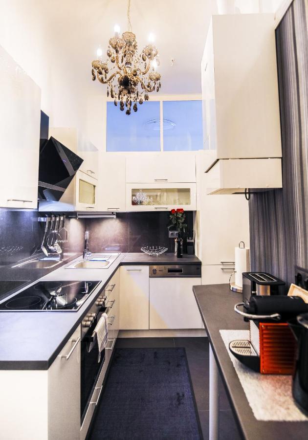 Sophies Place Augarten - Imperial Lifestyle City Apartments Vienna Parking Esterno foto