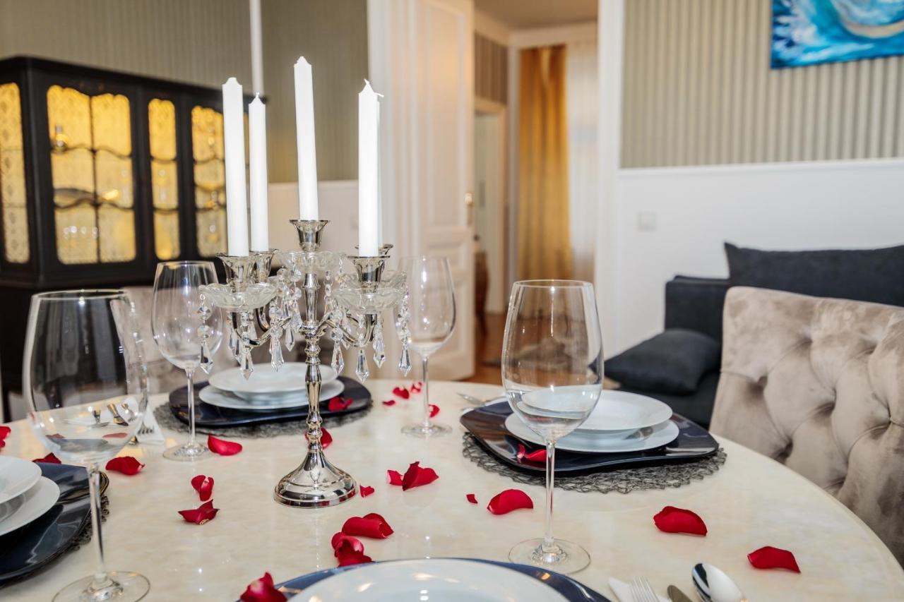 Sophies Place Augarten - Imperial Lifestyle City Apartments Vienna Parking Esterno foto