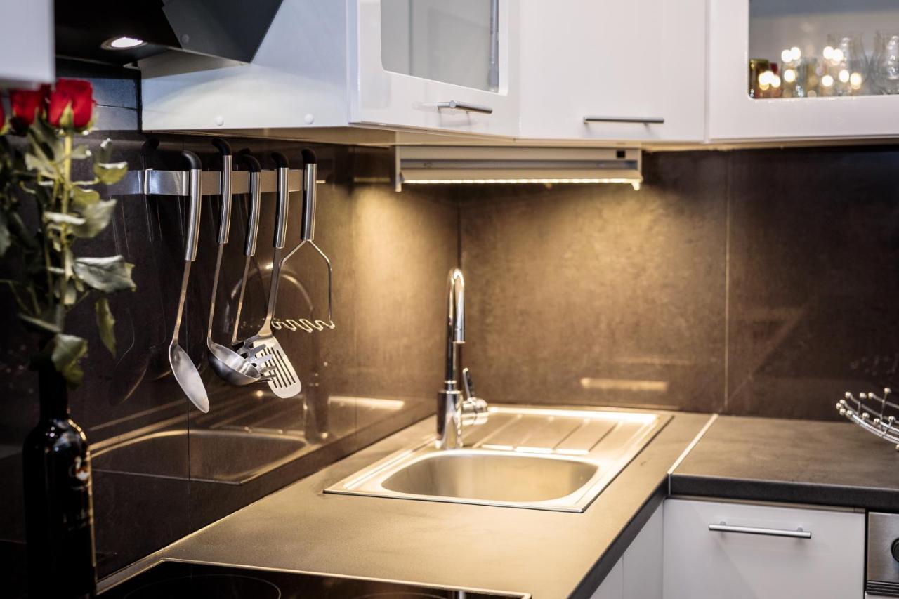 Sophies Place Augarten - Imperial Lifestyle City Apartments Vienna Parking Esterno foto