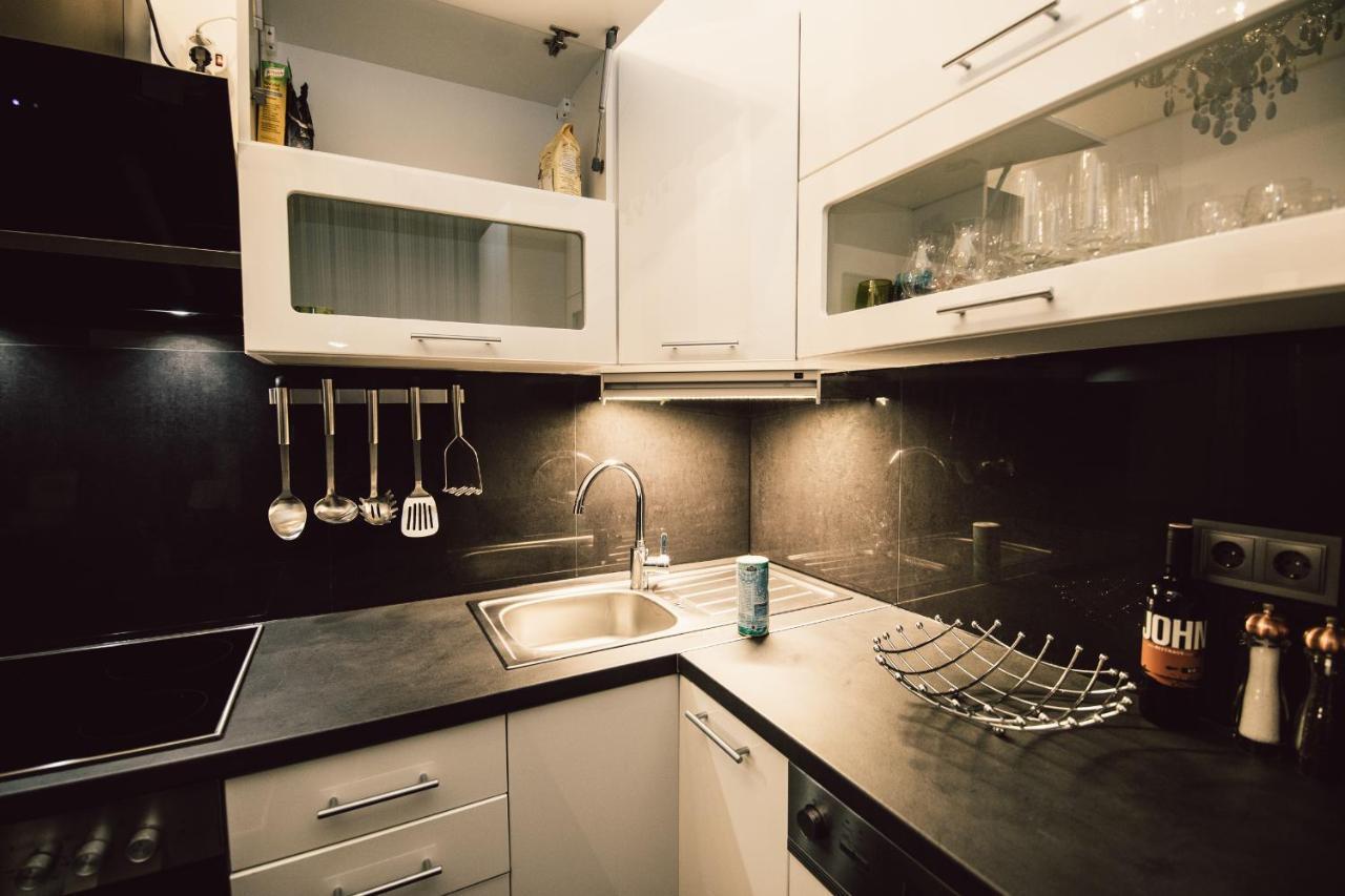 Sophies Place Augarten - Imperial Lifestyle City Apartments Vienna Parking Esterno foto