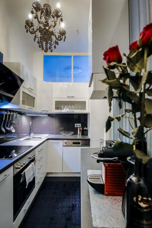 Sophies Place Augarten - Imperial Lifestyle City Apartments Vienna Parking Esterno foto